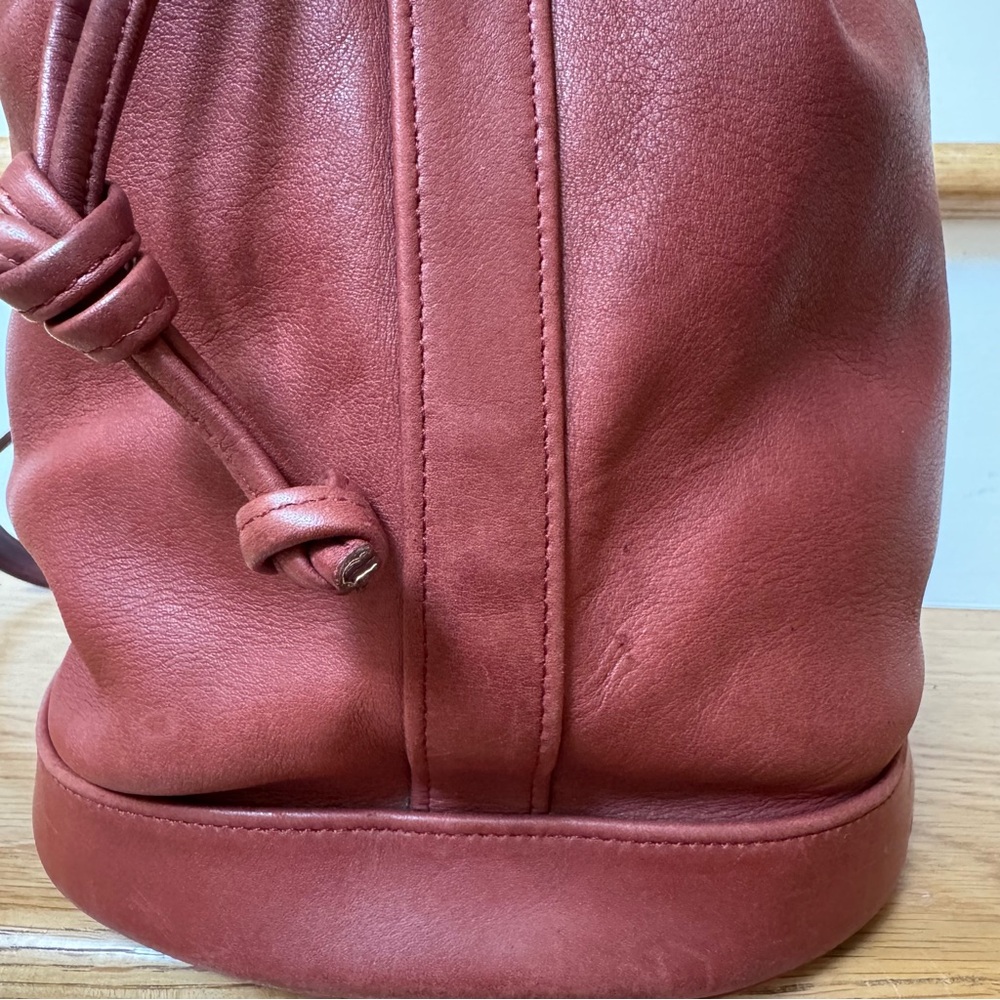 Vintage Coach Duffle Drawstring 4022 Shoulder Bag Bucket in Wine Red Leather - Picture 6 of 12